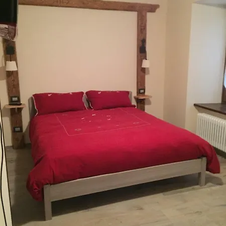 La Boule De Neige Bed and Breakfast 3*